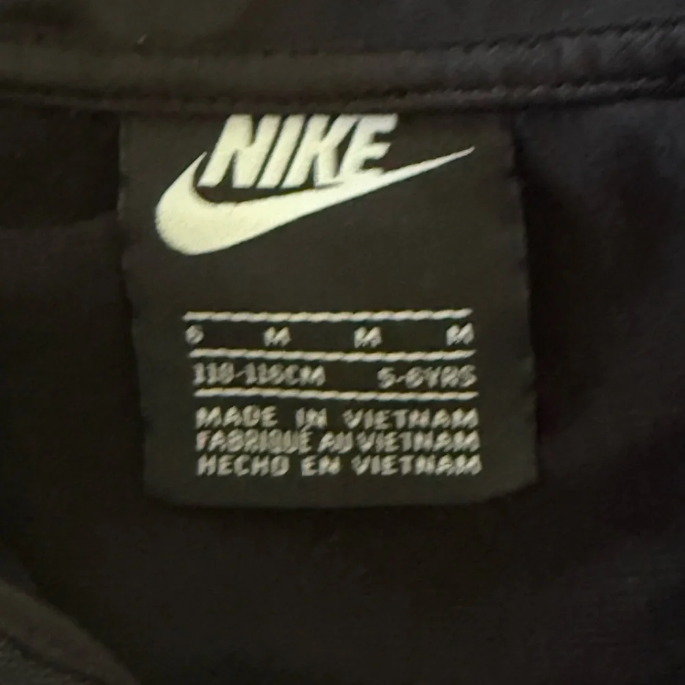 Boys’ Nike Full Zip Track Jacket Black Gray Size 6